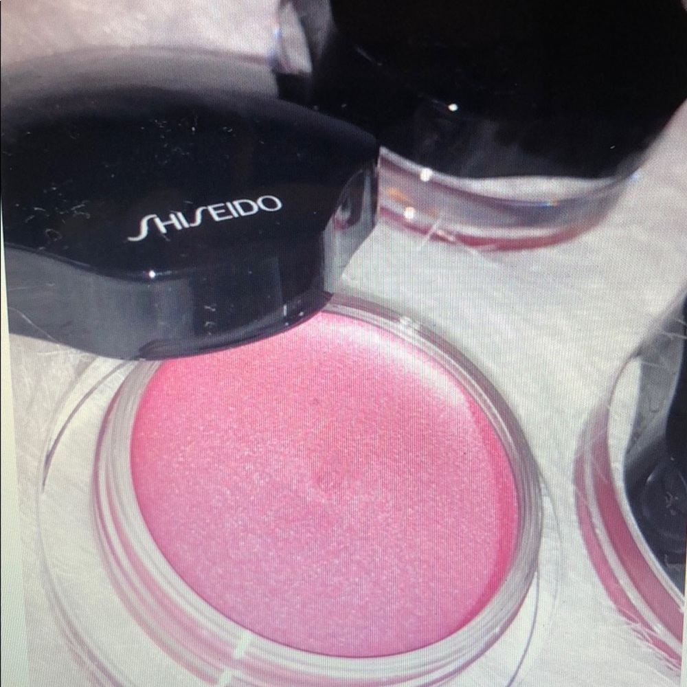 Shiseido shimmering Pink Cream Eye Shadow New